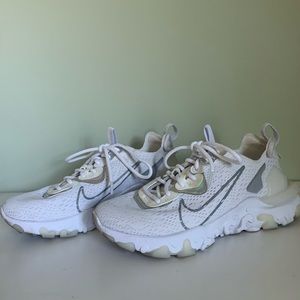 Nike Womens React Vision White Iridescent Sneakers Size 7